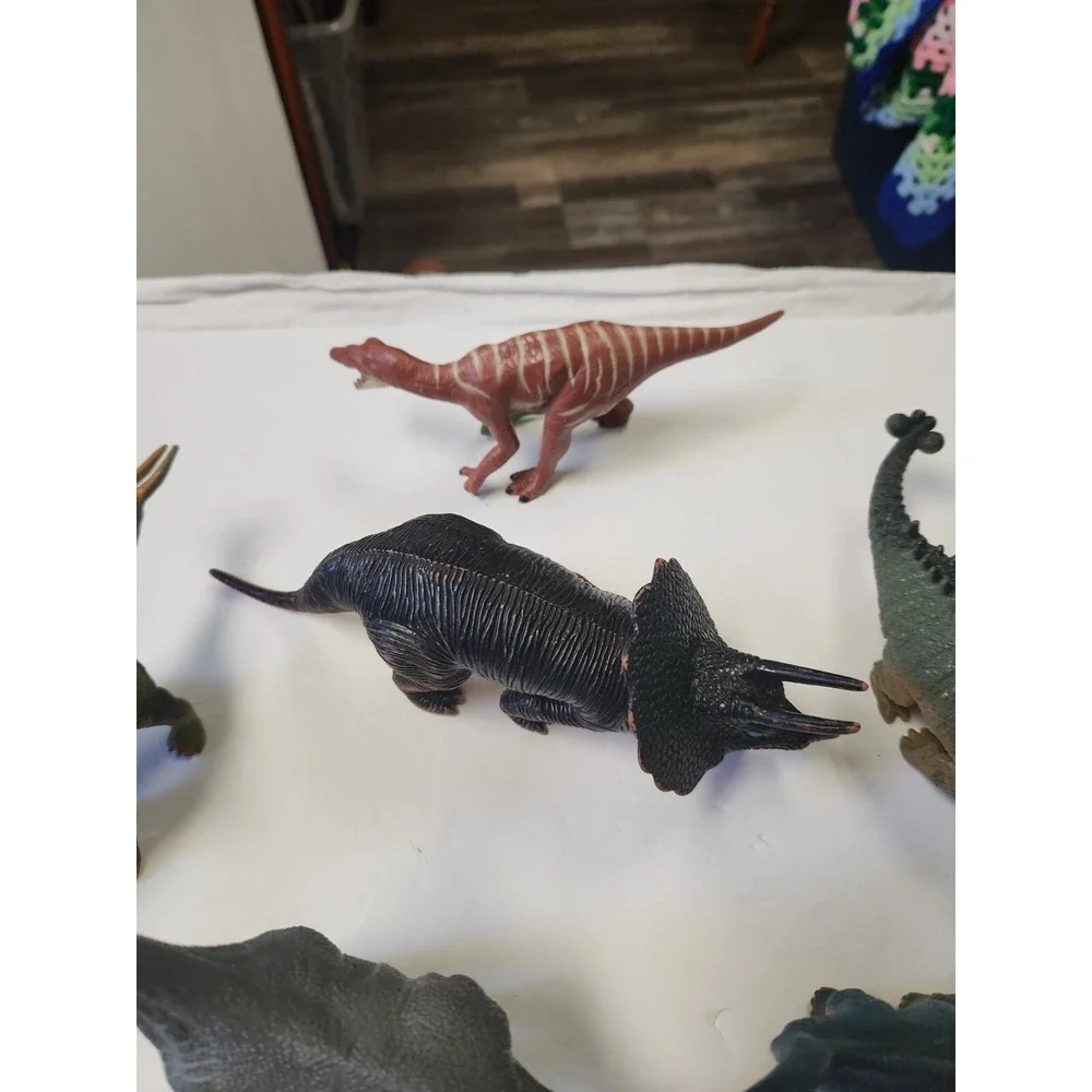 Huge Collection Of Toy Dinosaurs Various Sizes Lot Of 10‎  Pre Owned